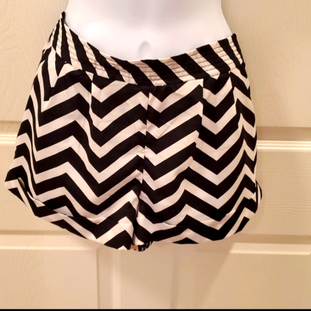Black and White Chevron Shorts with Pockets